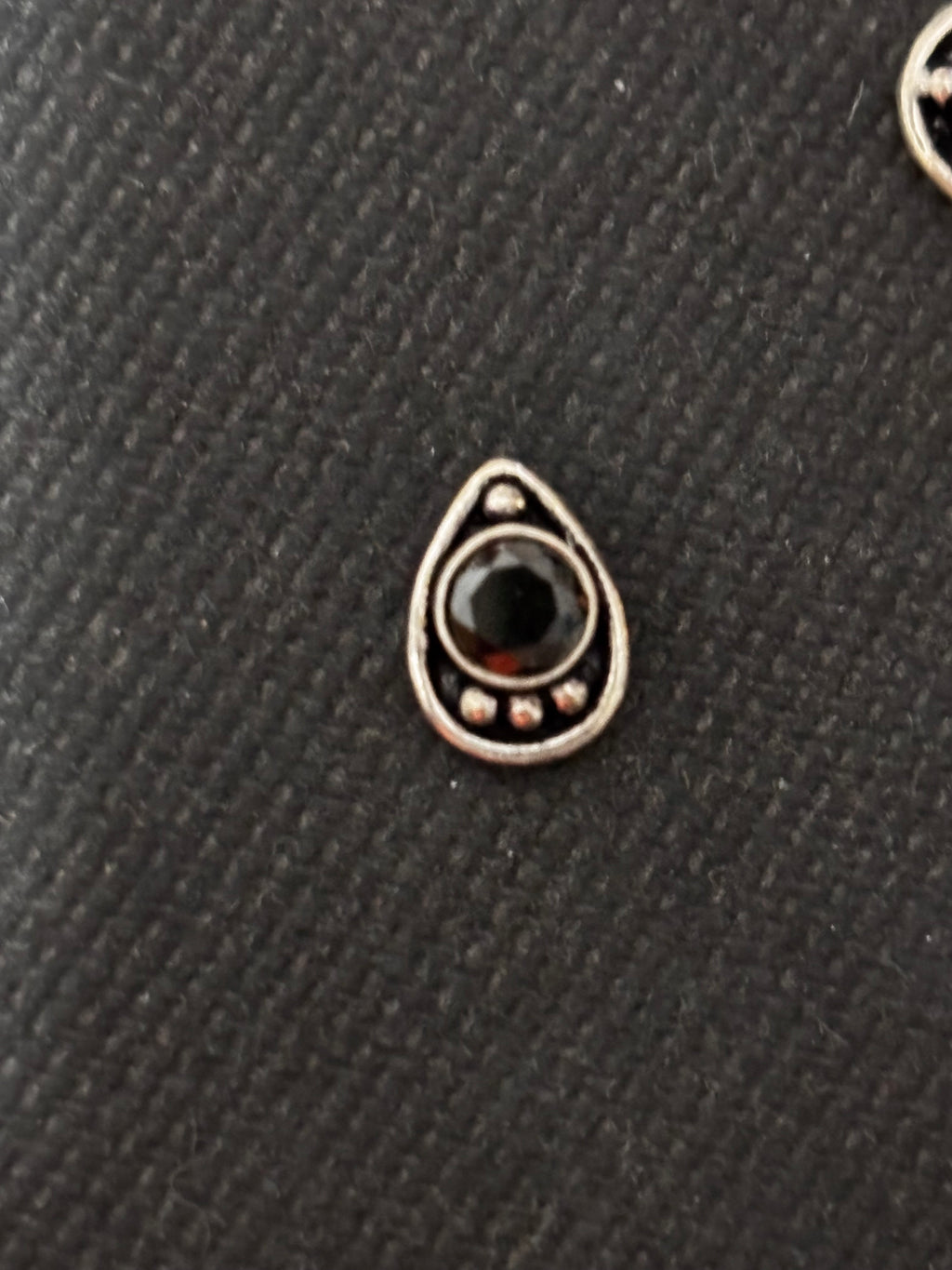 Tear Drop Medium Size Nosepin