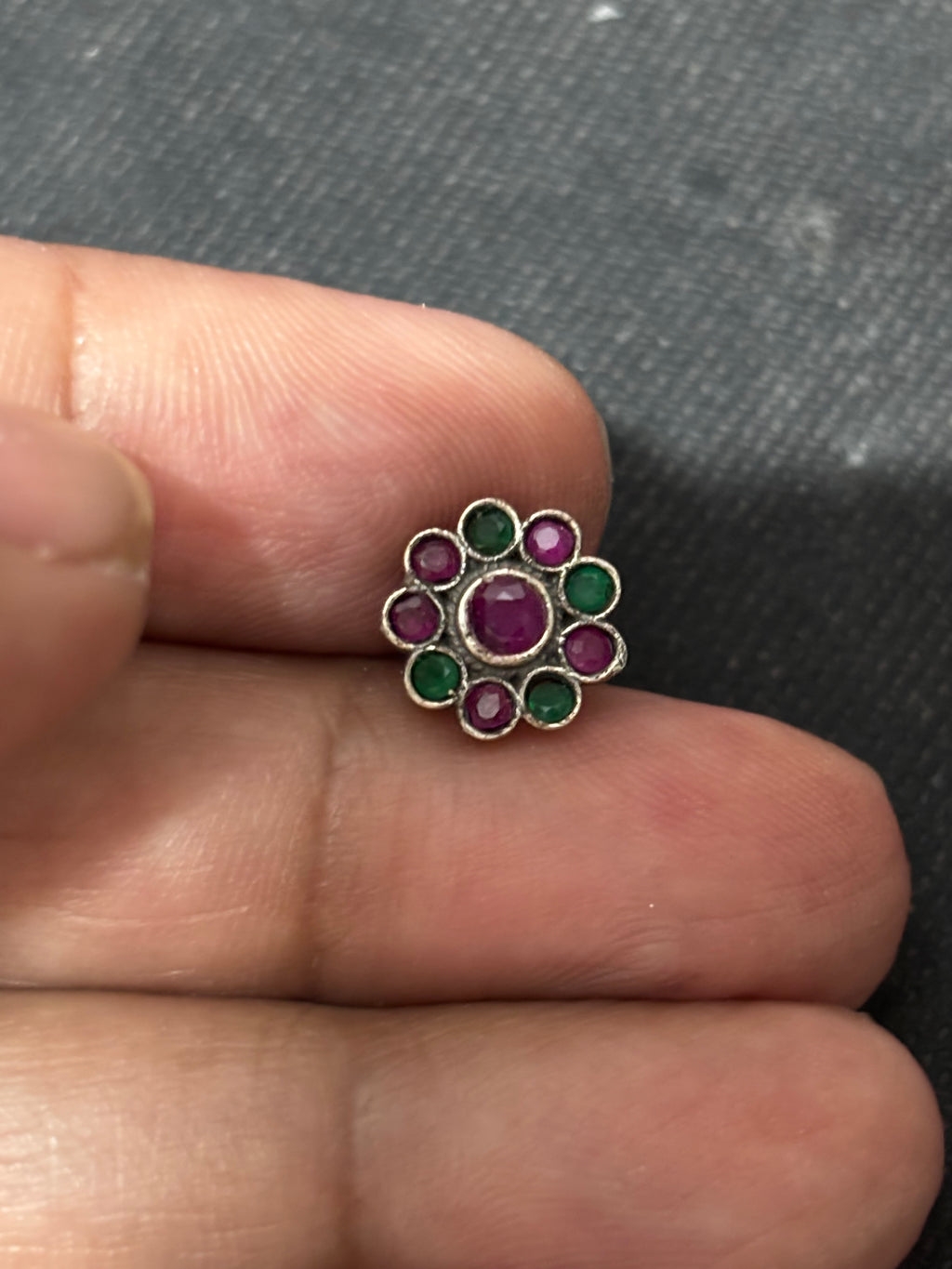 Stone Silver Flower Nosepin