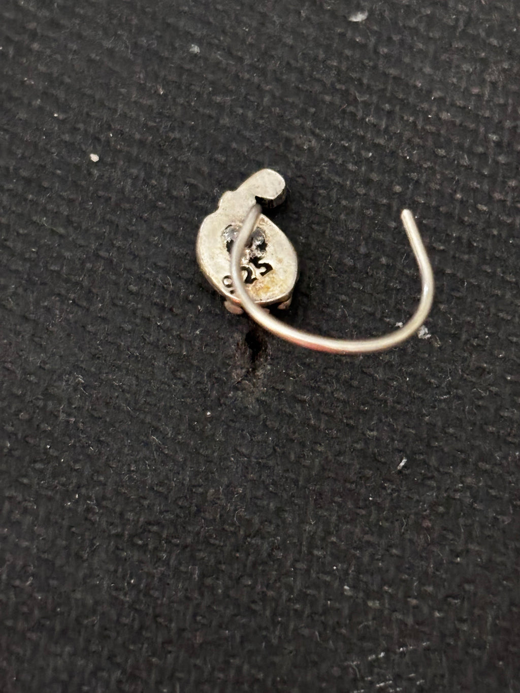 Single White Stone Silver Nosepin