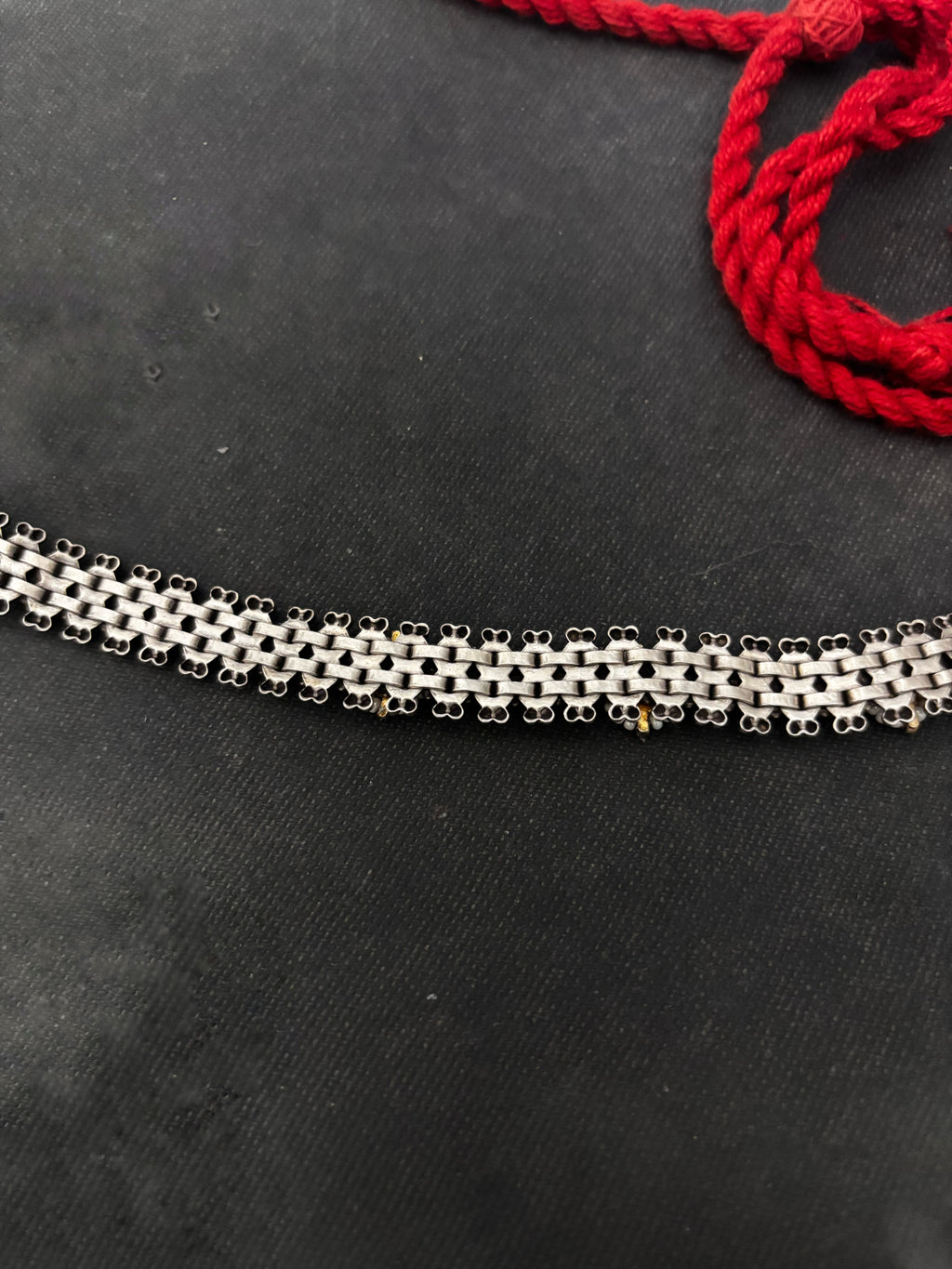Silver Neckpiece With Kundan Accents