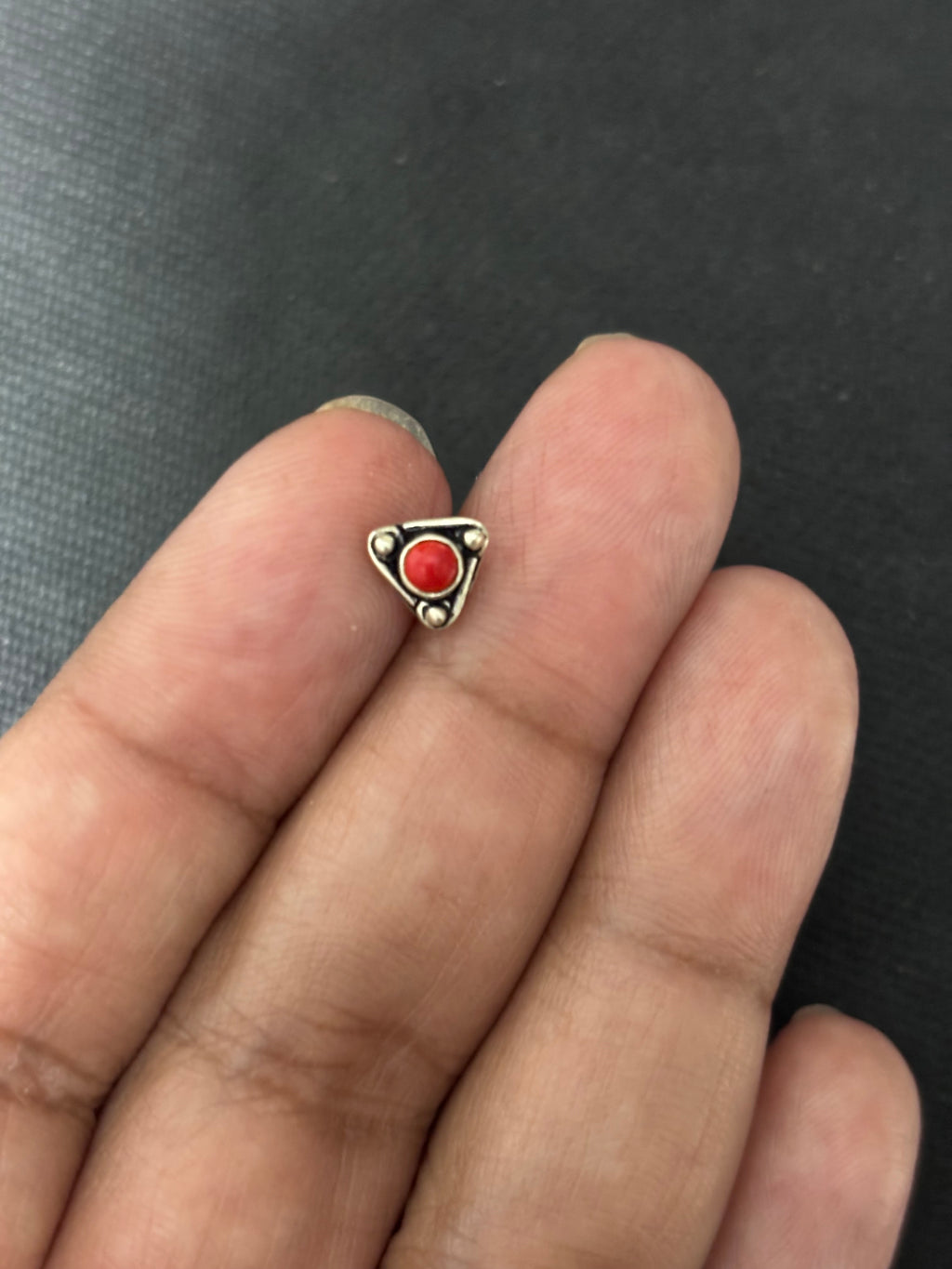 Silver Triangle Single Stone Nosepin