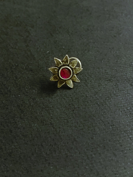 Flower Shaped Nosepin