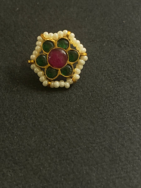 Kundan Six Petal Flower Nosepin