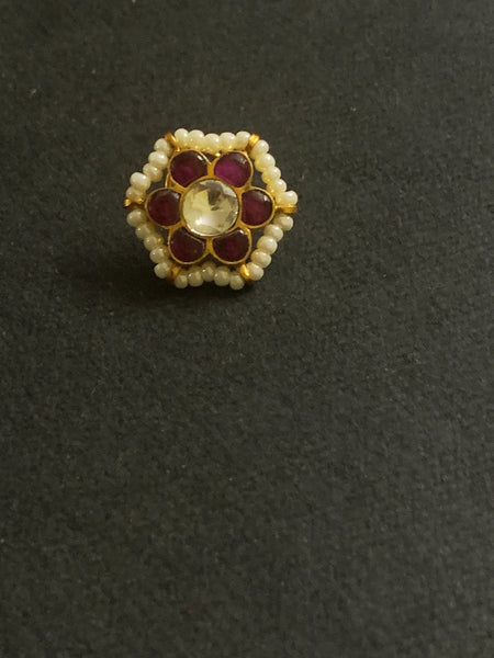 Kundan Six Petal Flower Nosepin